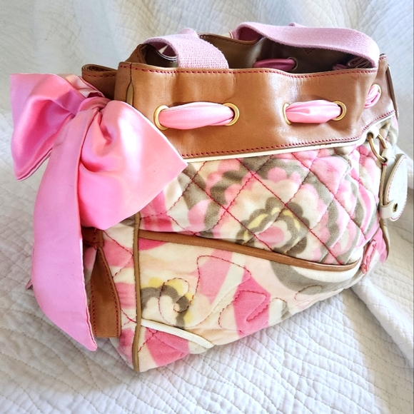 Juicy Couture Handbags - SOLD juicy couture Gorgeous Velour Quilted Logo Vintage Pink Daydreamer 💗 💕